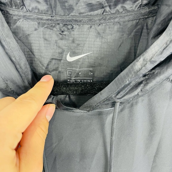 - NWT NIKE BLACK Sportswear Tech Pack Short Sleeve Vest Hoodie - Picture 8 of 12